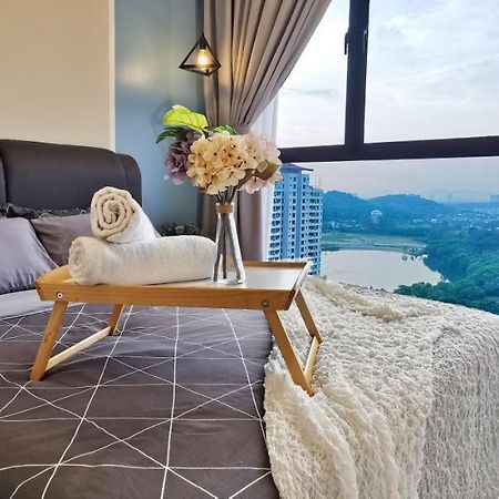 Astetica Pool & Lake View High Floor 100Mbps Wifi Netflix スリ・カンバンガン エクステリア 写真