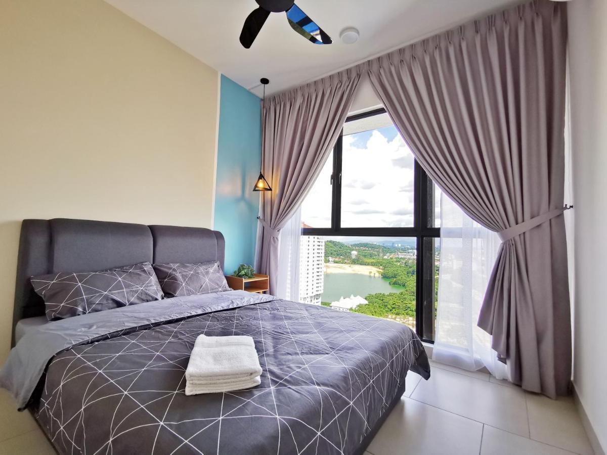 Astetica Pool & Lake View High Floor 100Mbps Wifi Netflix スリ・カンバンガン エクステリア 写真