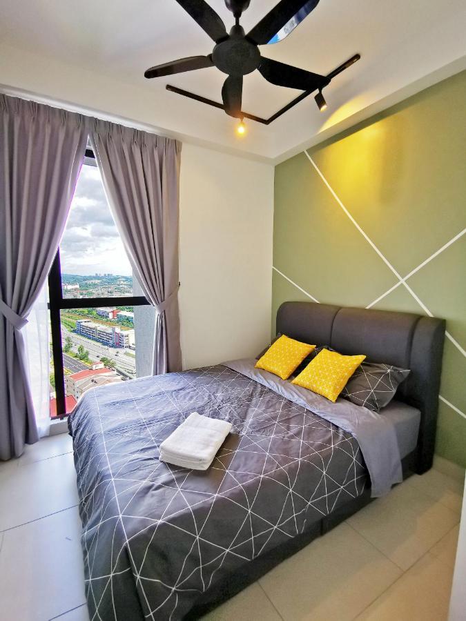 Astetica Pool & Lake View High Floor 100Mbps Wifi Netflix スリ・カンバンガン エクステリア 写真