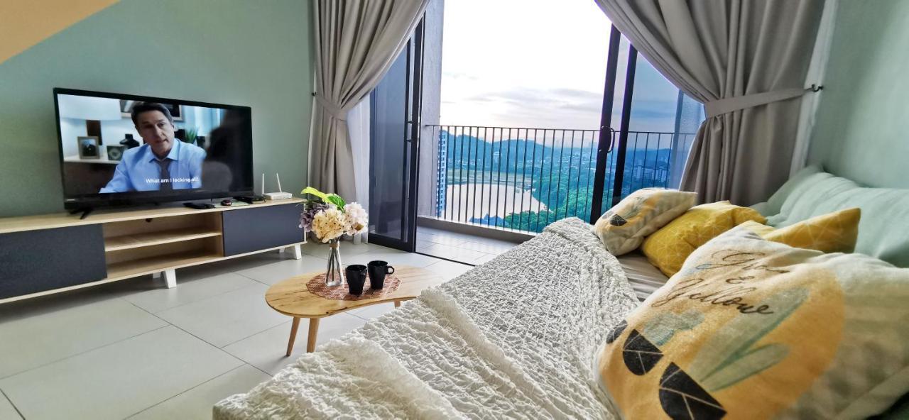 Astetica Pool & Lake View High Floor 100Mbps Wifi Netflix スリ・カンバンガン エクステリア 写真