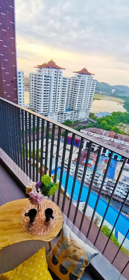 Astetica Pool & Lake View High Floor 100Mbps Wifi Netflix スリ・カンバンガン エクステリア 写真